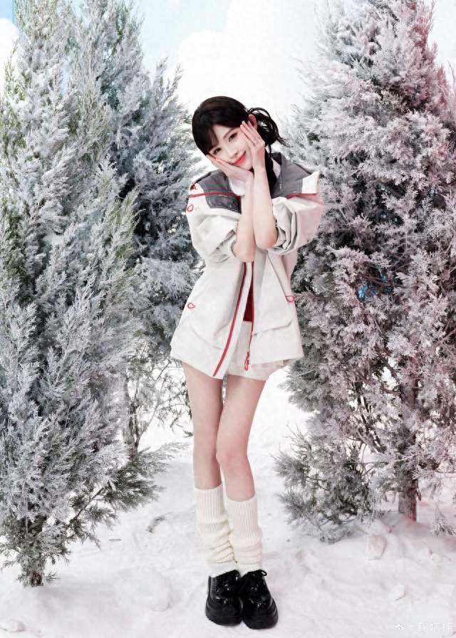 鞠婧祎