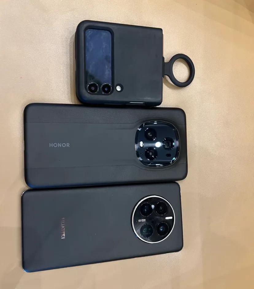 买就后悔的手机
1.三星zflip3是我买的第一个三星手机，手感好，小巧可爱，满