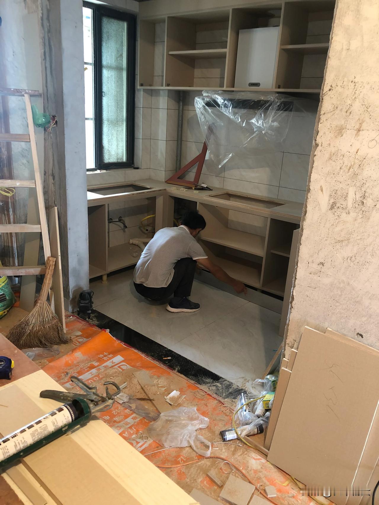 发个动态，证明我还活着[捂脸][大笑][大笑]