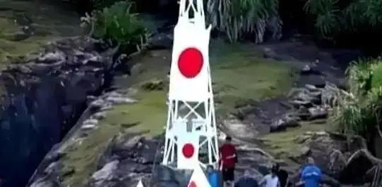 中日吵得再凶，钓鱼岛上那座灯塔谁都不敢碰！因为谁都明白：灯塔一碰，东海必炸！它不