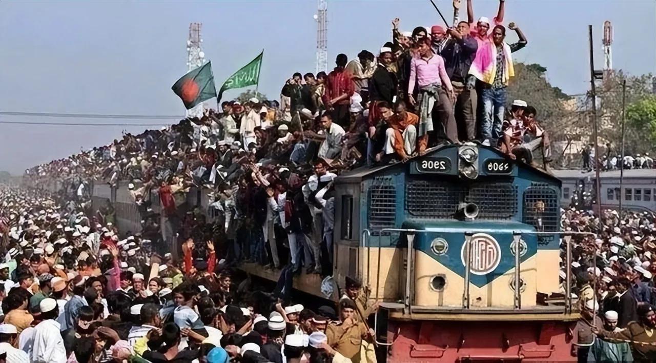 在当今世界，印度和中国作为两个人口最多的国家之一，经常进行比较和竞争。然而，印度