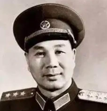 新中国开国大典奏什么乐曲引发争议，军乐队指挥建议后，毛主席果断决定最终曲目！
1