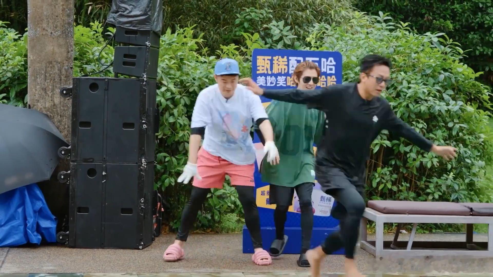 鹿晗让陈赫推邓超下水陈赫秒懂鹿晗手势推邓超下水哈哈哈哈哈 谁懂啊，鹿晗一个手势陈