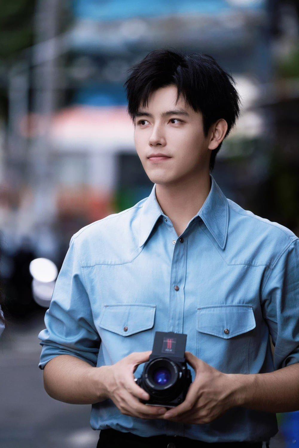 陈飞宇谜一样的双眼杀青 陈飞宇电影《谜一样的双眼》杀青，期待聂警官！陈飞宇电影杀