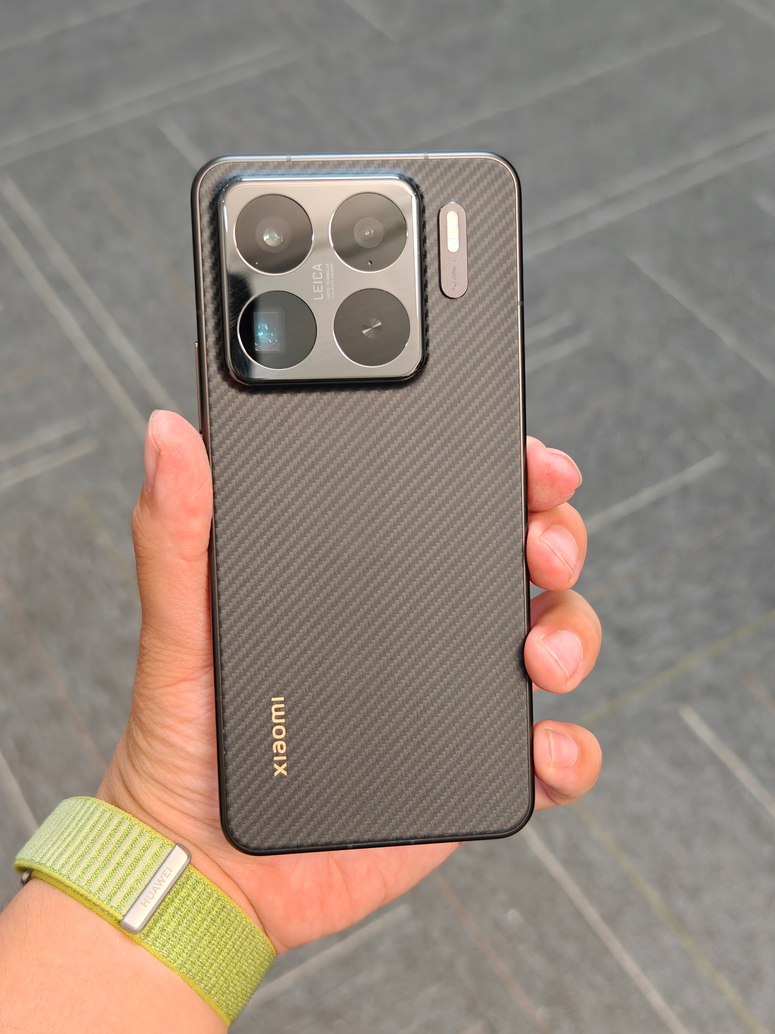 操，小米 15s Pro 现在闲鱼上只能卖 4500 了，这可是小米自研 3nm