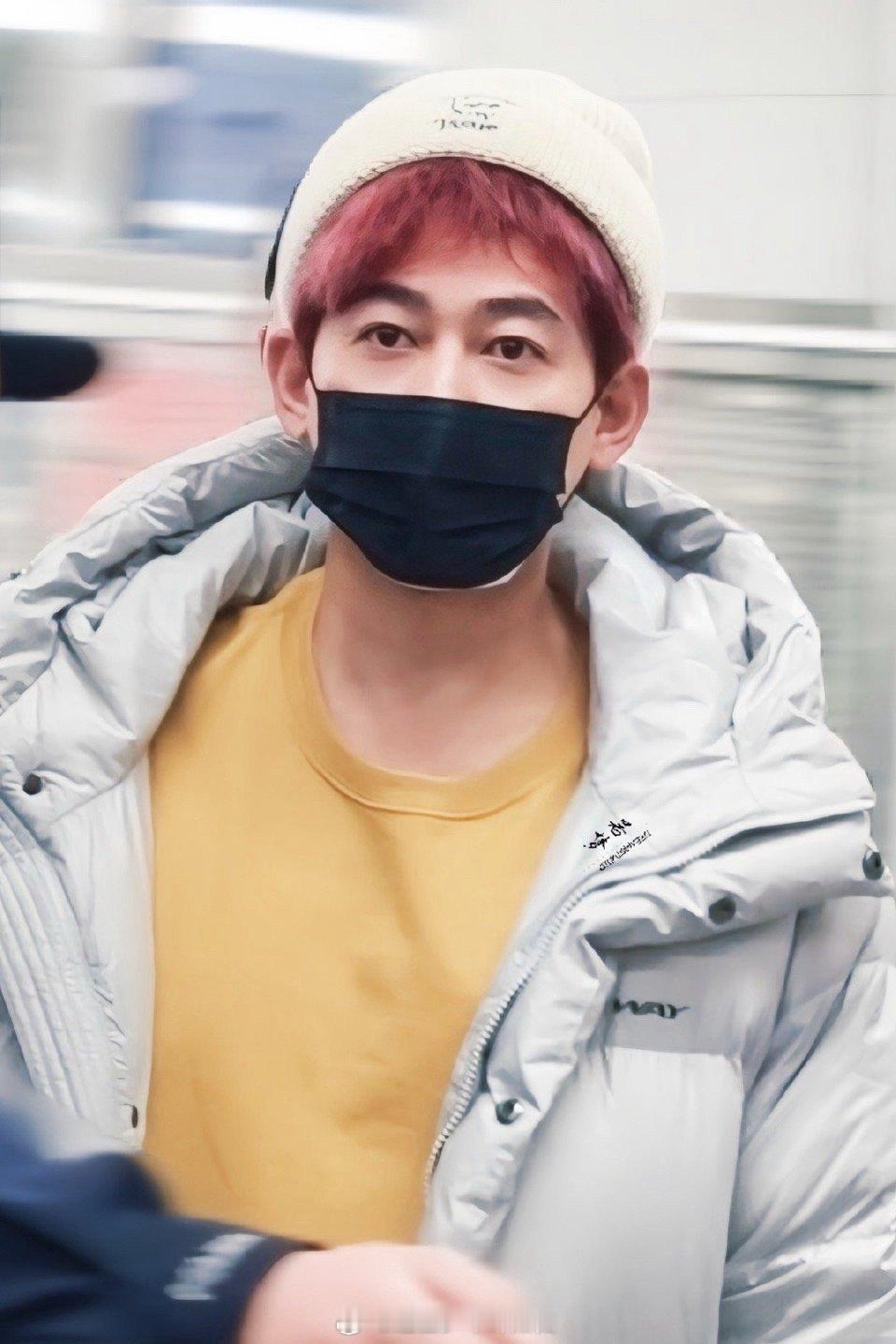 王栎鑫跟着苏醒回西安了 当“西安土著”苏醒带着“湖南伢子”王栎鑫穿梭在古城街巷，