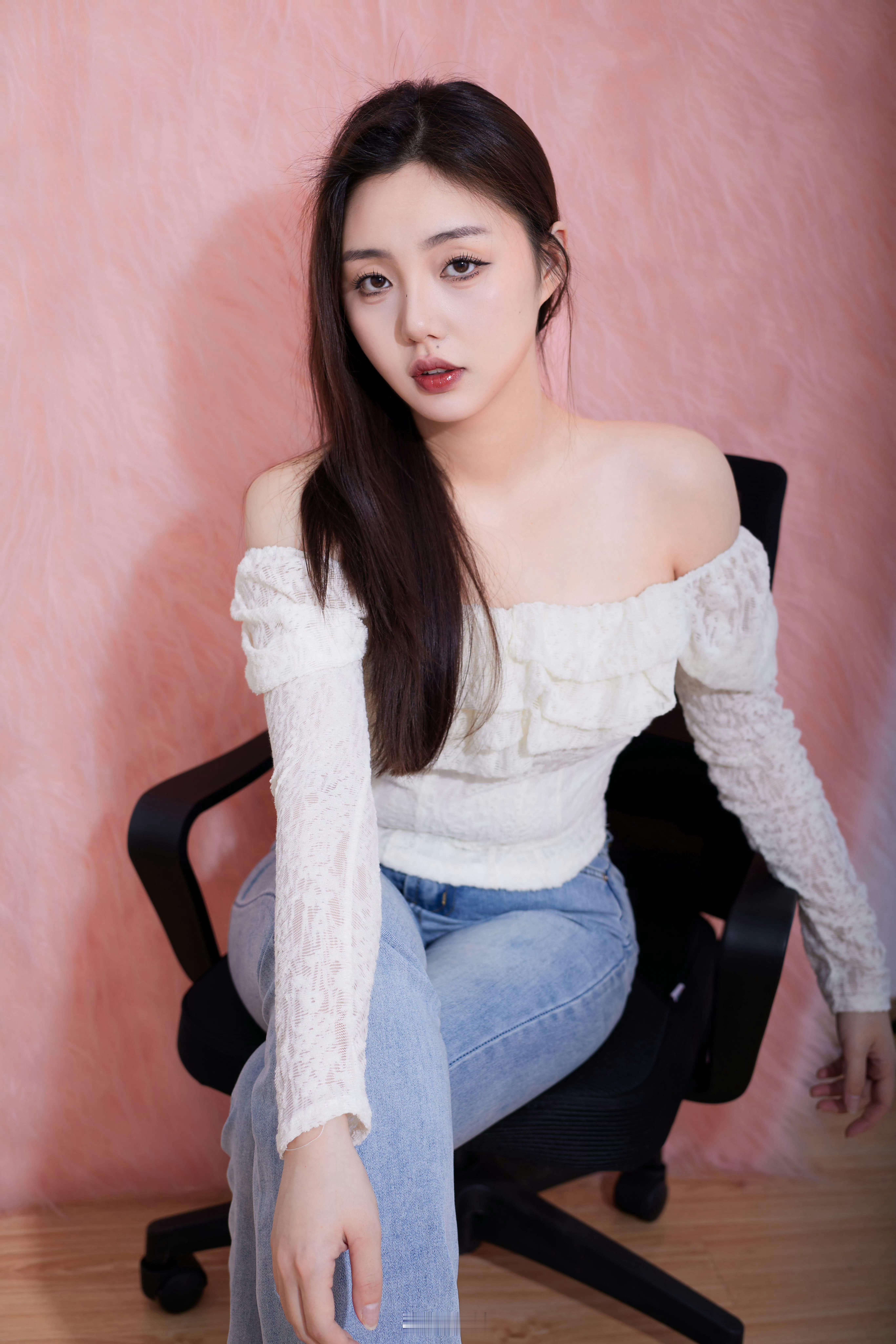 很美的露肩装 ​​​