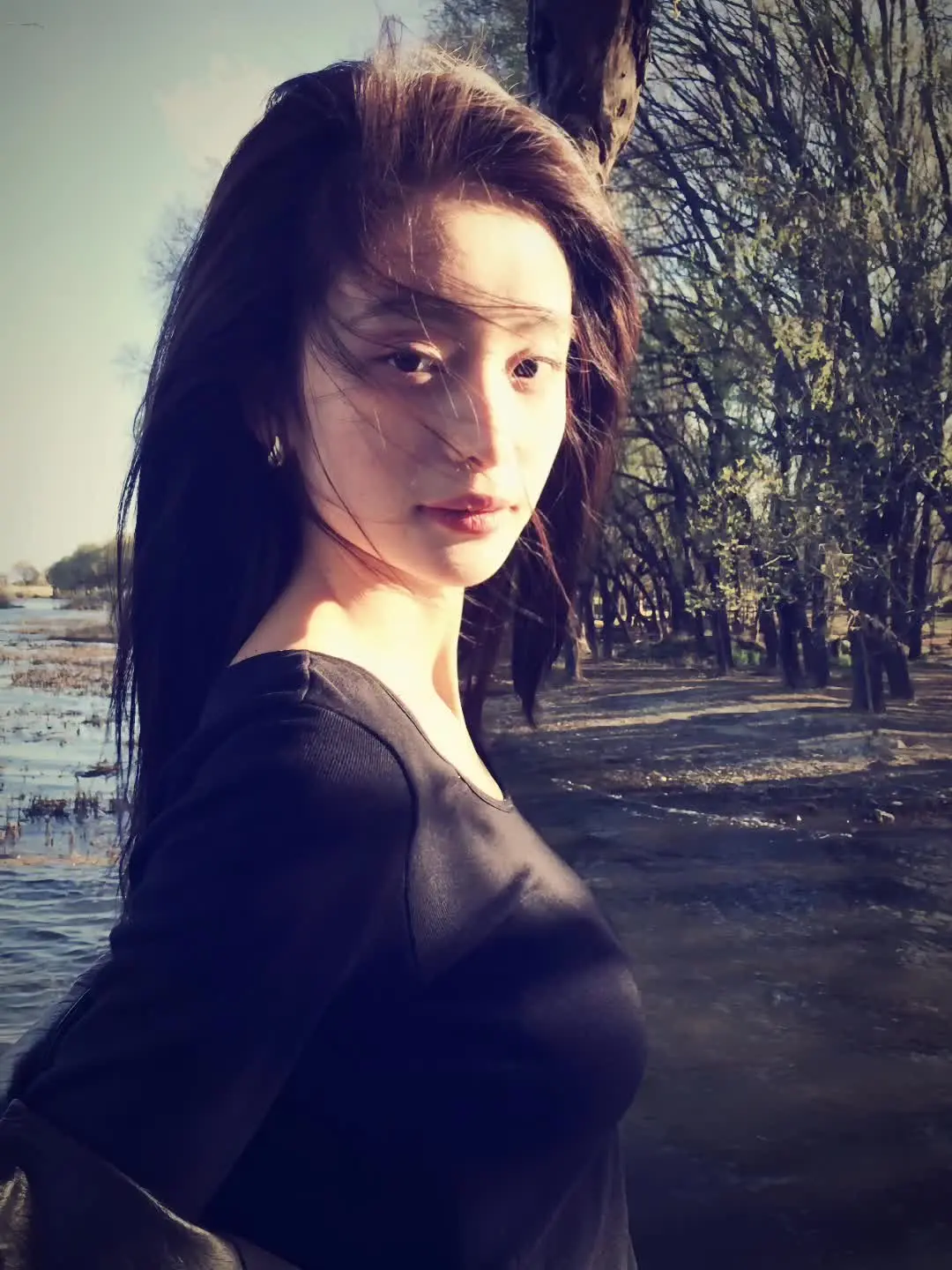 偏偏不懂珍惜的人幸福的很轻松 反倒是揣着真诚的人一直掉眼泪