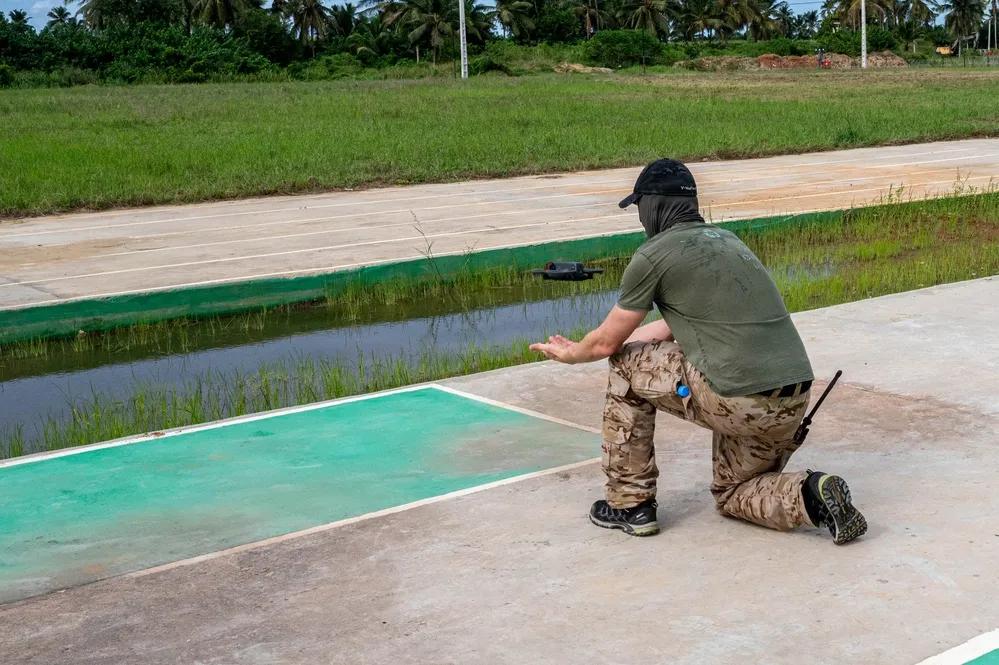 美军在非洲国家军队推行无人机训练。
2026年4月17日，多国合作伙伴在科特迪瓦
