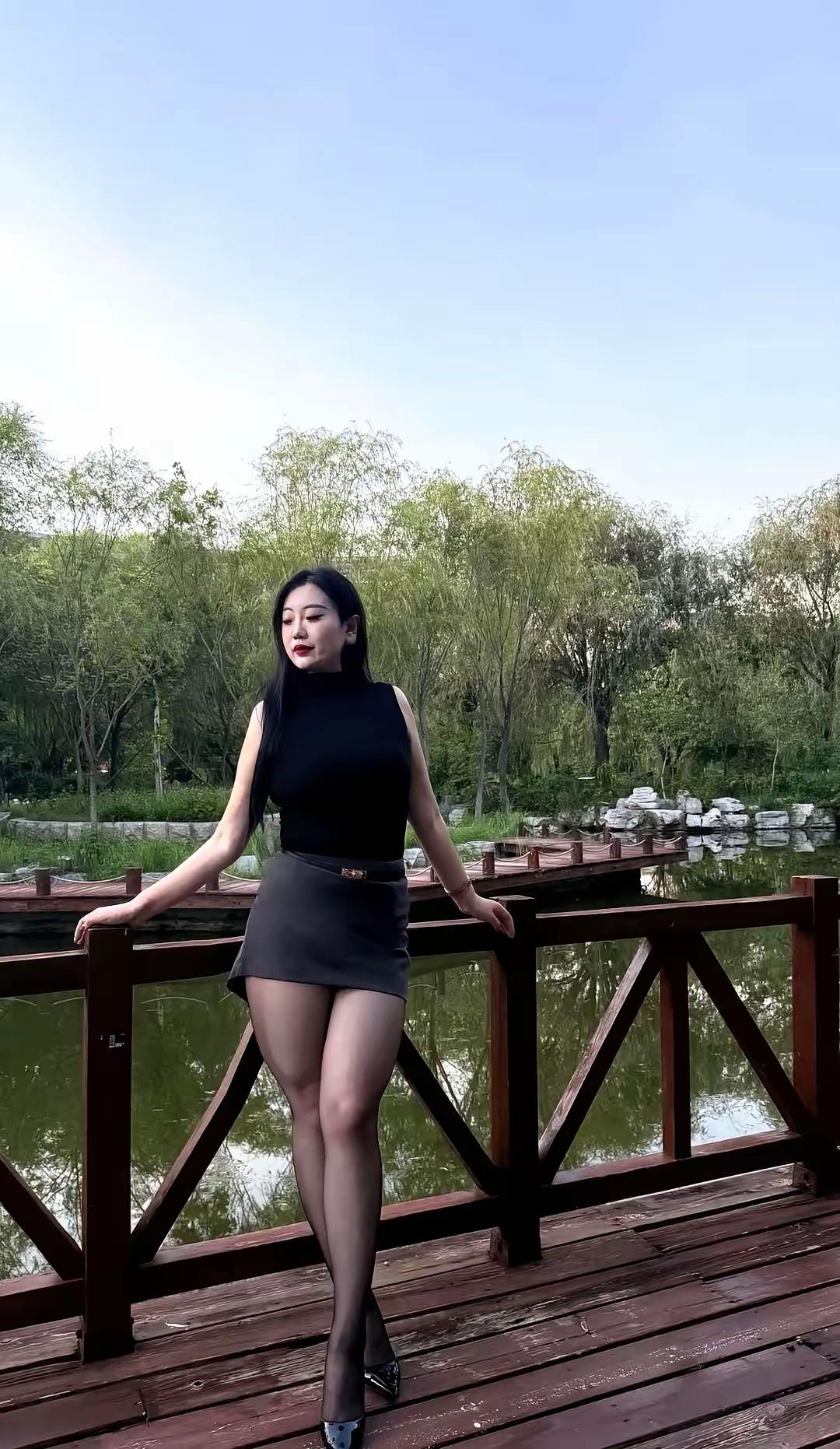 有种肉肉的女生，穿上了黑丝，还是会有给人一种肉肉的视觉的，但也很好啊。所以这说法