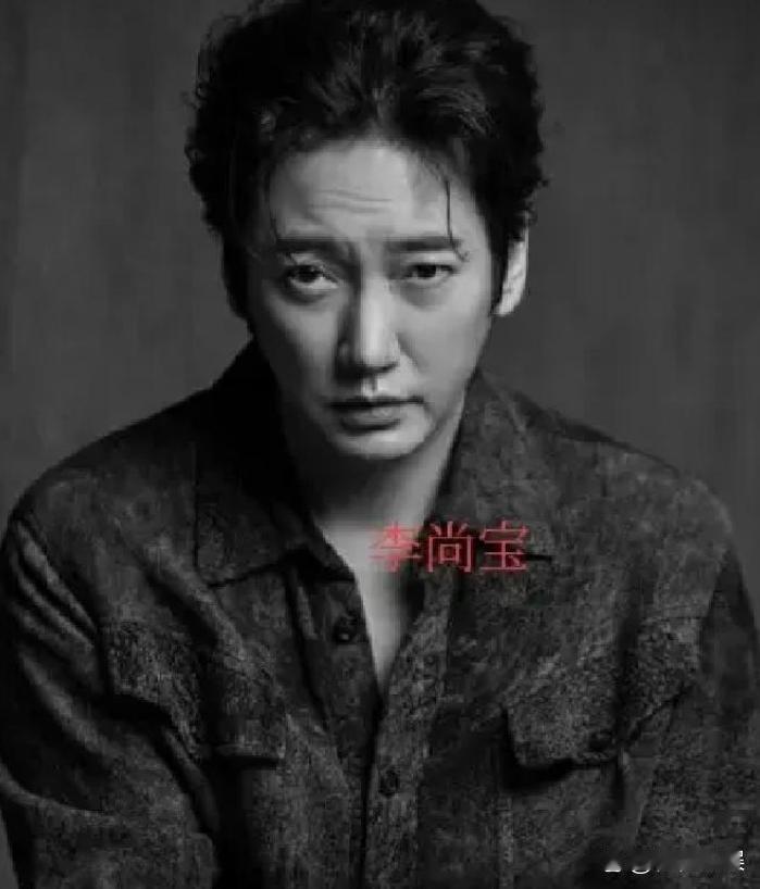 45 岁的演员李尚宝走了。父母、姐姐相继离世，世上再无至亲，长期被抑郁症折磨的他