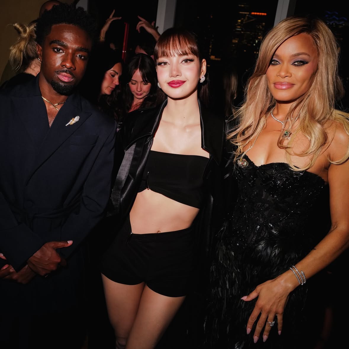 BLACKPINK[超话]  【IG】260912@ calebmclaughl