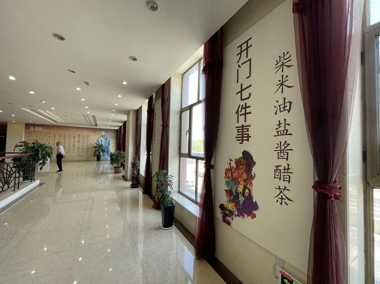 开门七件事，调味选笑厨。
生活的滋味离不开调味品，一流的厨艺也必须要有调味品加持