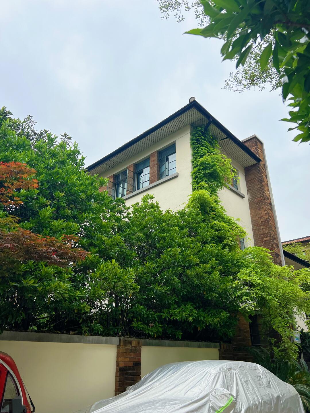 富民路裕华新村 三层产权80m²带露台～