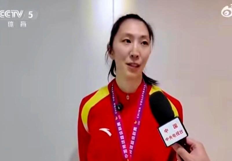 真心希望吴梦洁别走李盈莹的老路。

吴梦洁现在国内联赛就是个BUG！三局狂砍33