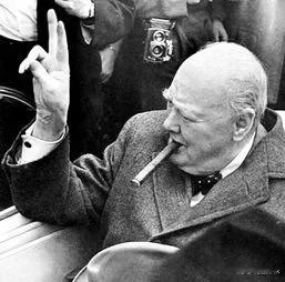 为什么总有人说丘吉尔毁掉了英国？1940年，丘吉尔刚接任首相，面对纳粹德国的凌厉