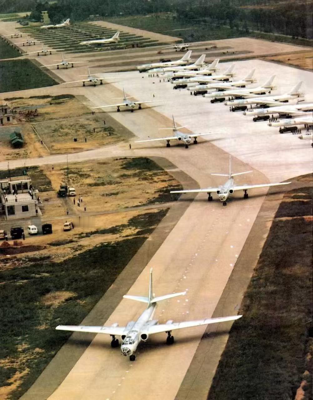 为什么中国会一再升级轰六轰炸机群？说白了就是歪打正着，本来是因为技术不够，没想到