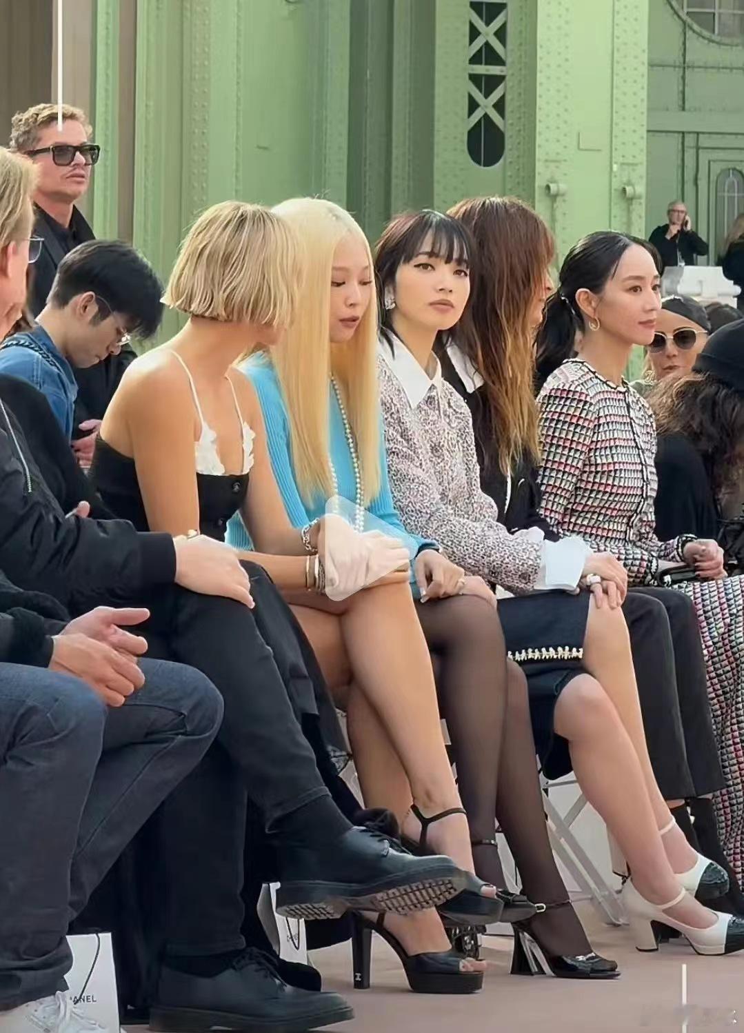 #Jennie小松菜奈张钧甯同框# 看到 Jennie、小松菜奈与张钧甯同框，我