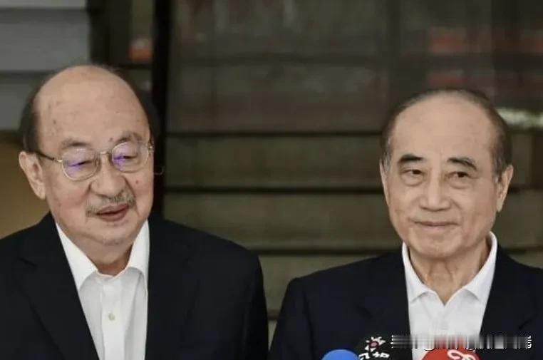 立院预算协商风波持续发酵，王金平现身表态，登门会见柯建铭引发政坛热议
 
韩国瑜