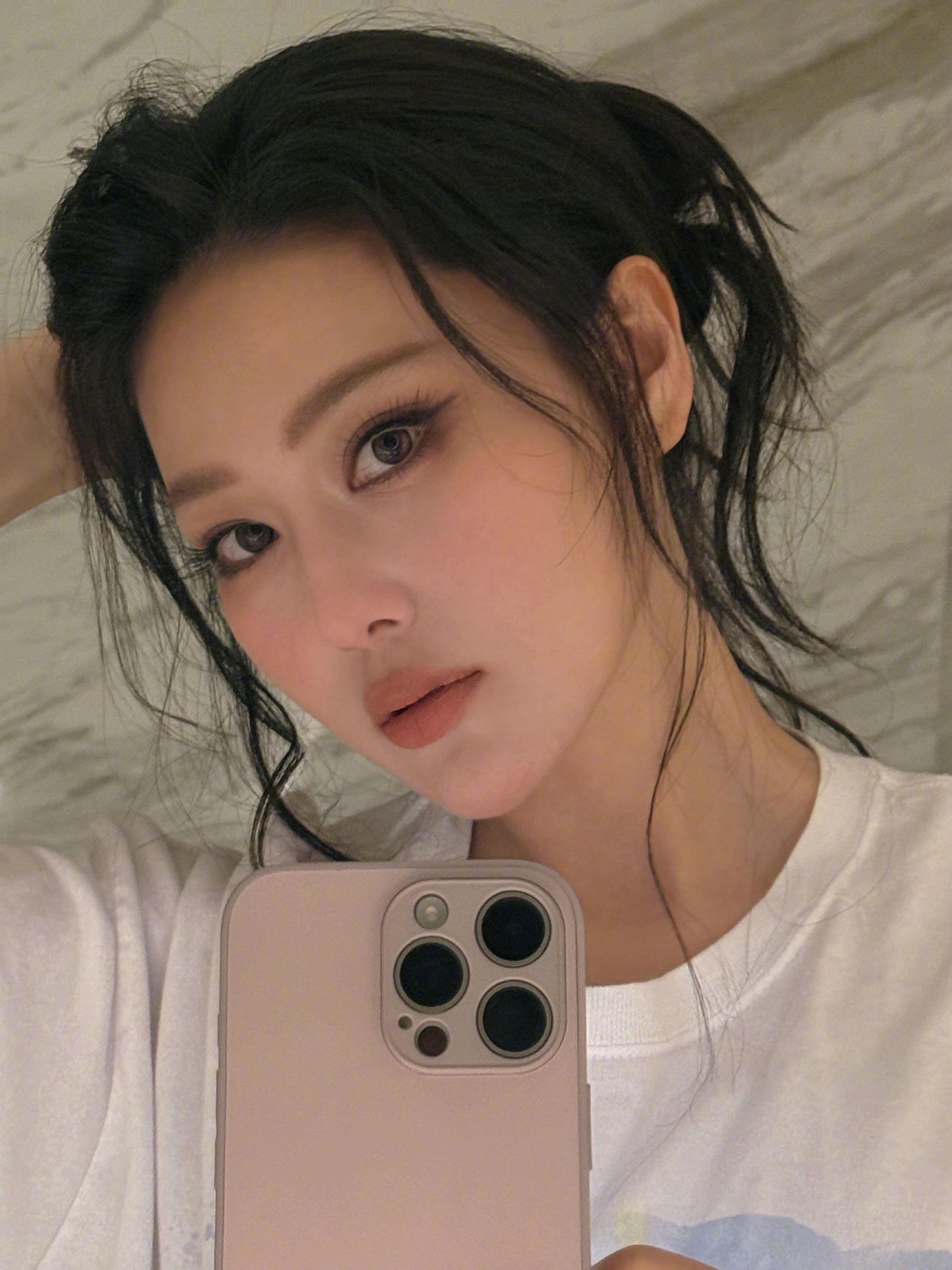 张馨予｜脸在江山在。这个妆容真的很苏妲己，坐等教程吧