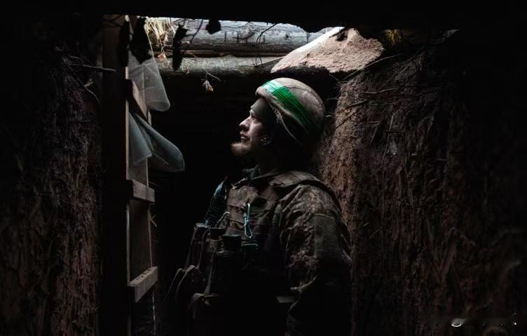 乌克兰的库尔斯克彻底沦为笑话。外媒统计，在9月1日到12月13日，乌军在顿巴斯丢