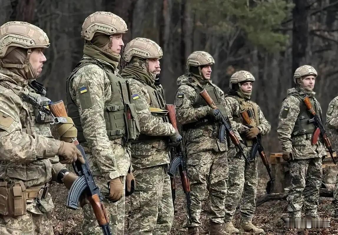 乌克兰高层用金钱诱惑士兵奋勇杀敌，乌克兰国防部公布最新奖励机制：在前线的士兵俘获