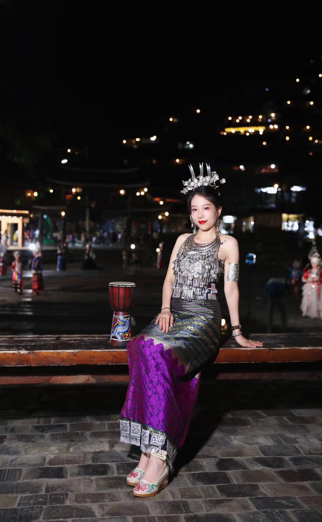 当熟悉的旋律响起，就知道广西三月三要来了，世界那么大，只有广西三月三放四天假。有