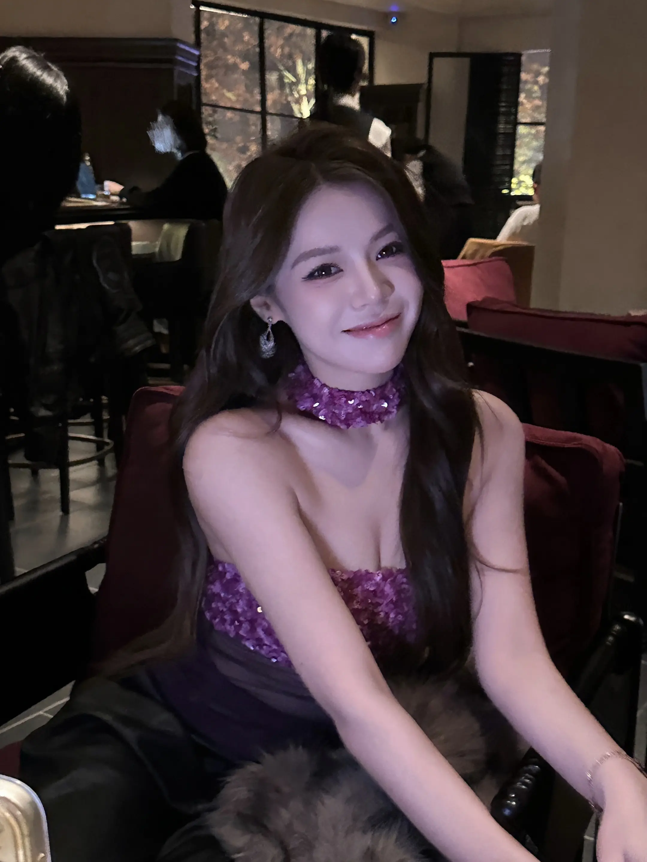 能不能借着天冷 偷偷靠近你一点点。