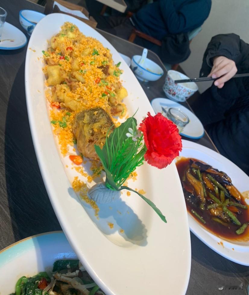 我家一到过年就吵架，今年不计划回去了。婆婆是一个任劳任怨的人，从来不让公公和他儿
