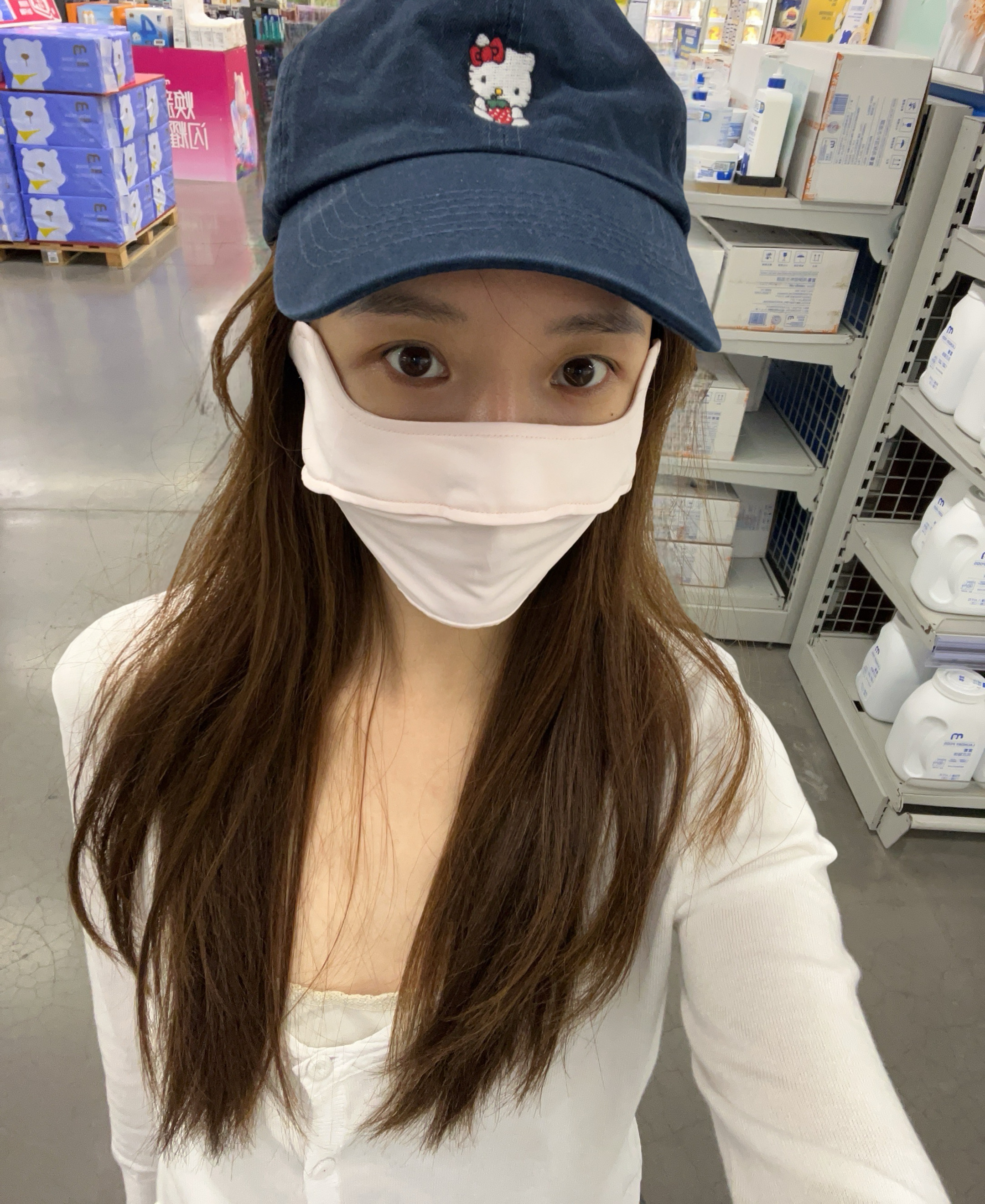 好怀念去年夏天产假时候染的这个冷色，有呼吸感。后面由于额头提升手术把头皮搞成脂溢