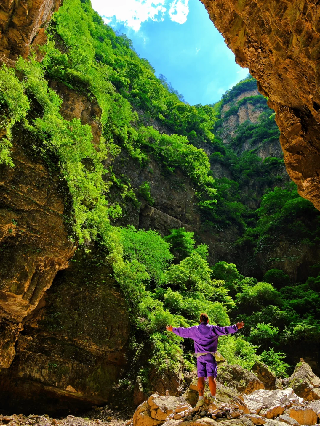 北京夏天避暑天花板大峡谷❗️冻的我直嘚嘚