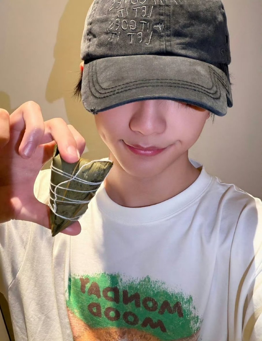 穆祉丞的泡泡营业真的绝了！谁懂，这简直是内娱爱豆营业天花板！😭5月31日泡泡刚