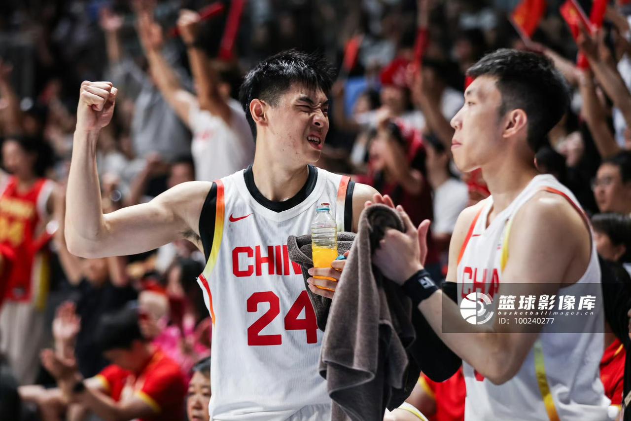 中国男篮崔永熙、庞峥麟先后向广西受灾群众施以援手！

关注庞峥麟的想必已经知道他