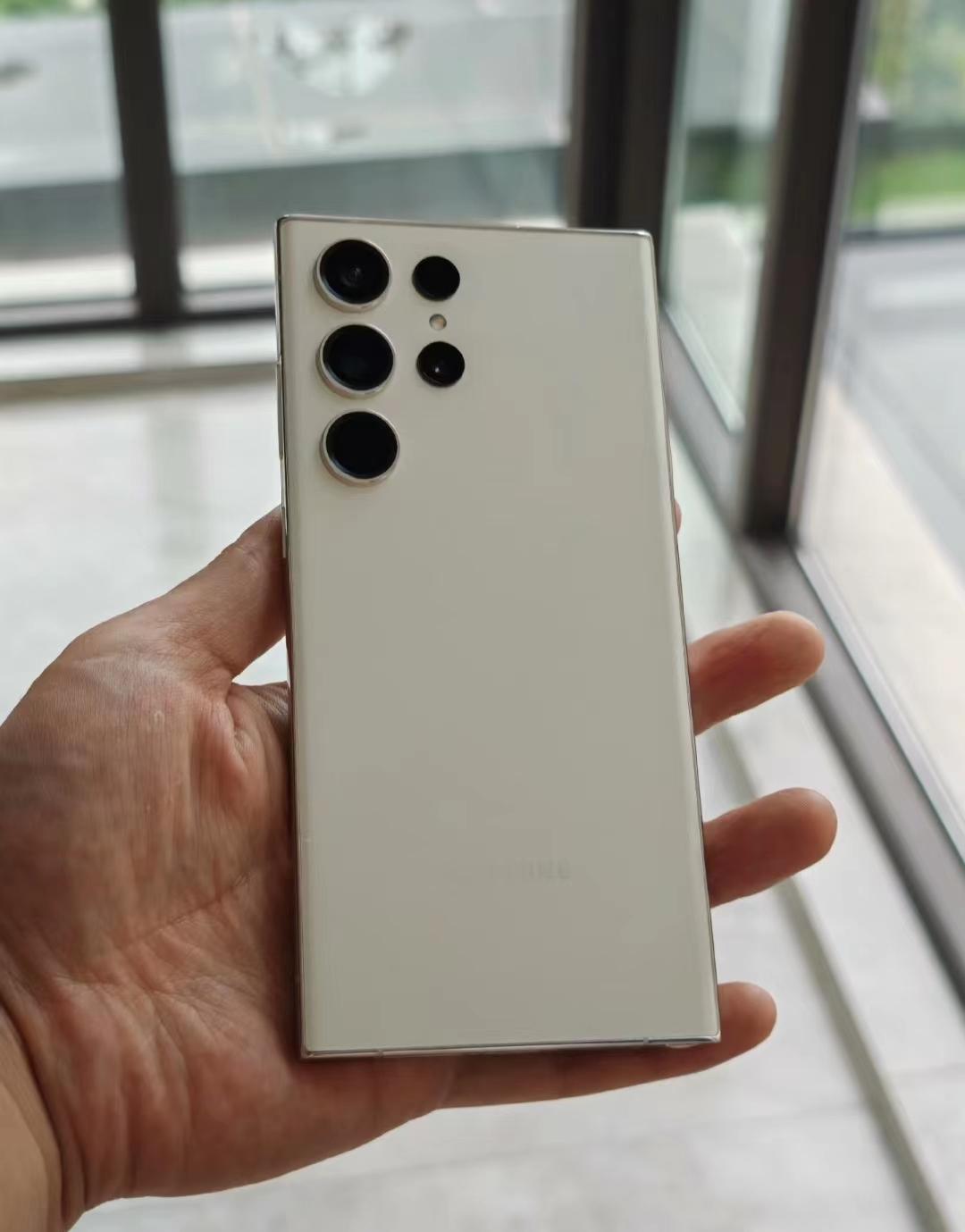 iPhone 13 Pro换三星S23 Ultra有点爽[看]

1、手感好太多