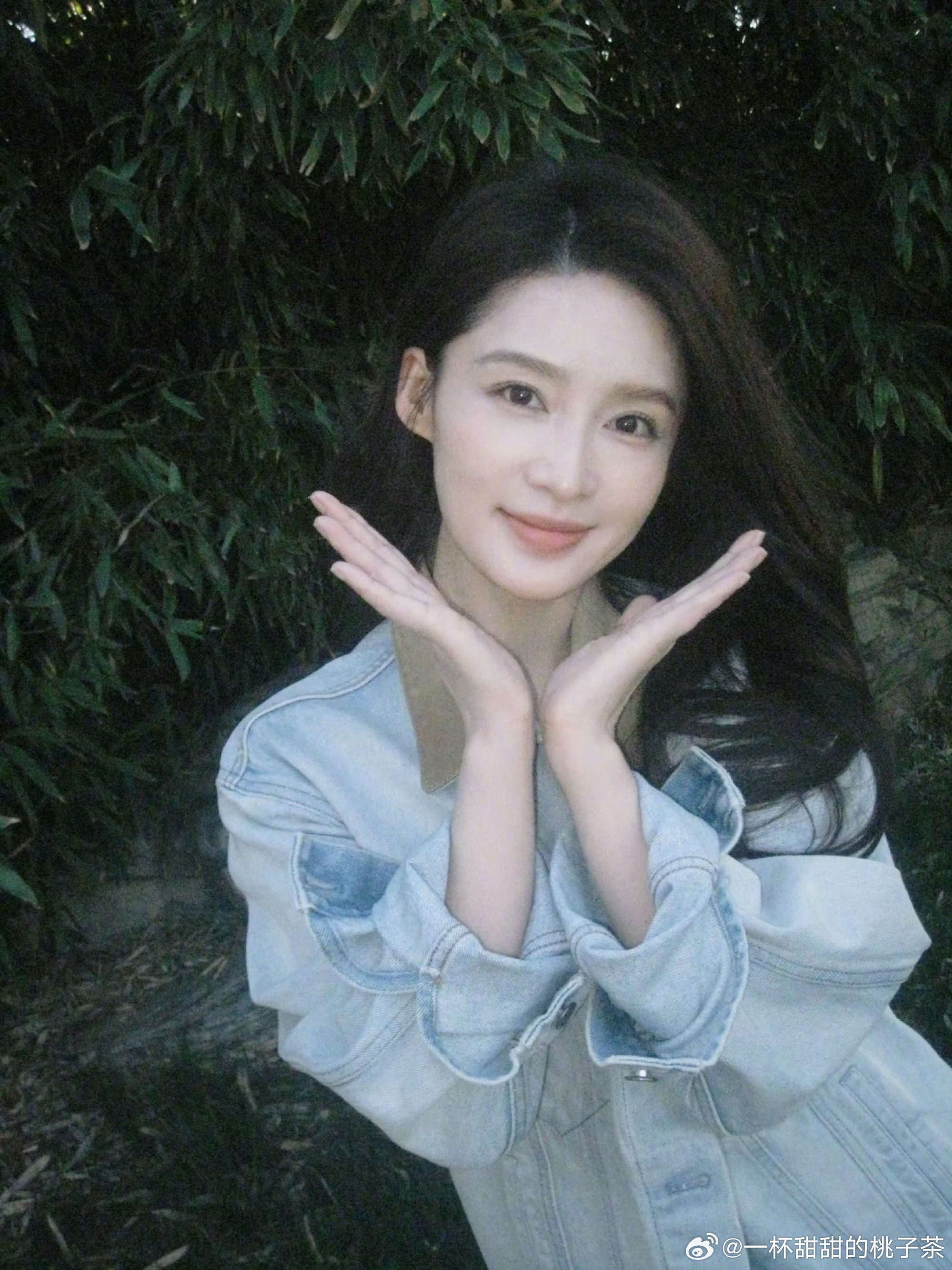 胡歌李沁新剧的吻戏 家人们谁懂啊！《人间有味》里胡歌李沁嘴角一吻苏炸了，我心跳直