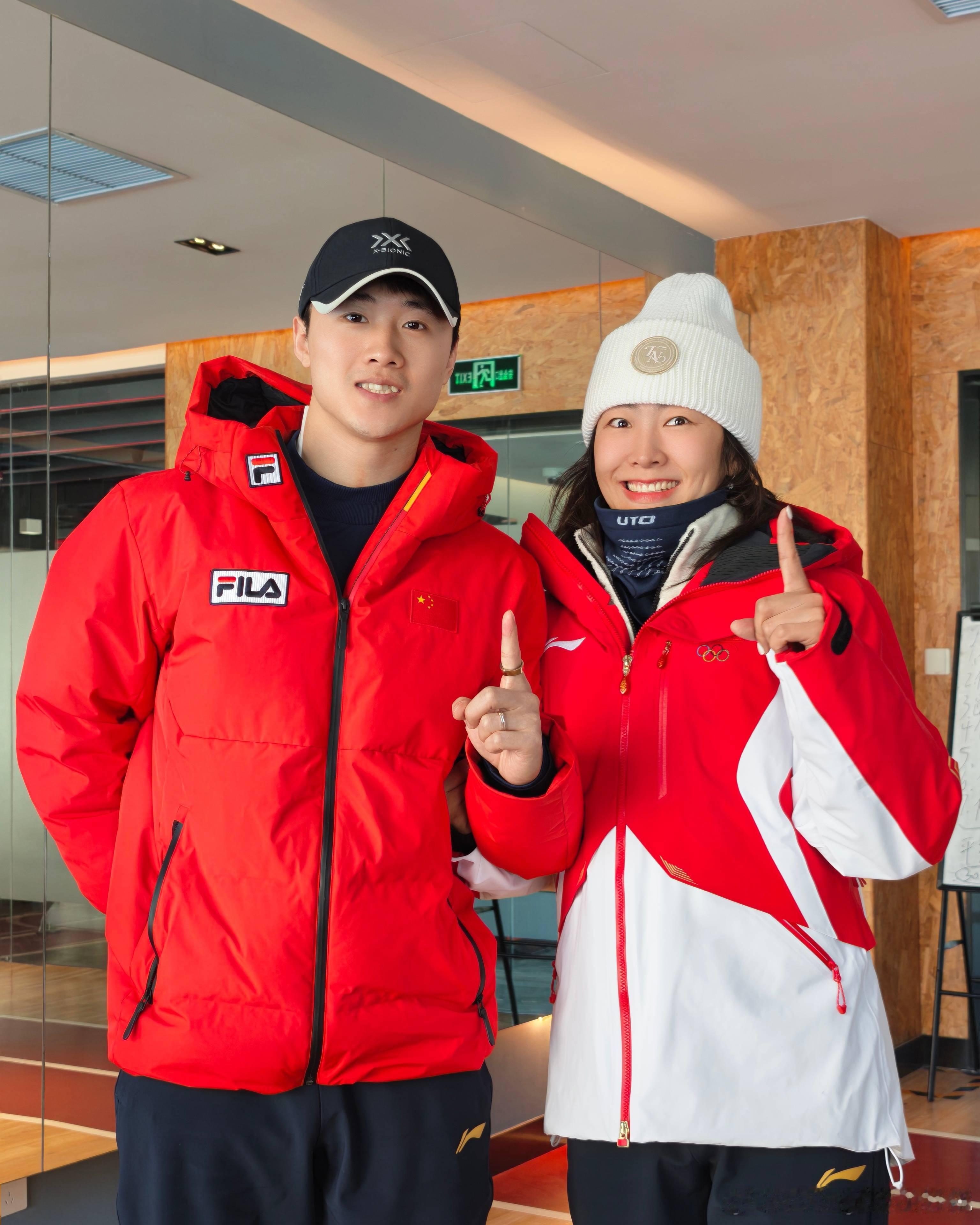 王心迪徐梦桃金牌夫妇 在王心迪评论区可以收到徐梦桃发的一堆图，两口子简直在把微博