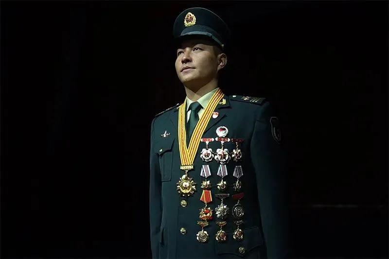 军中好男儿——候长岭
他是安徽寿县人，16岁年参军，火箭军某部二级军士长，入伍2