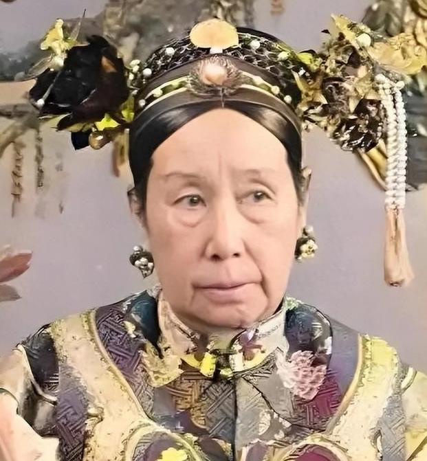 1983年，慈禧的棺椁再次被打开，出了两件让专家都意外的事，堂堂大清太后上半身一