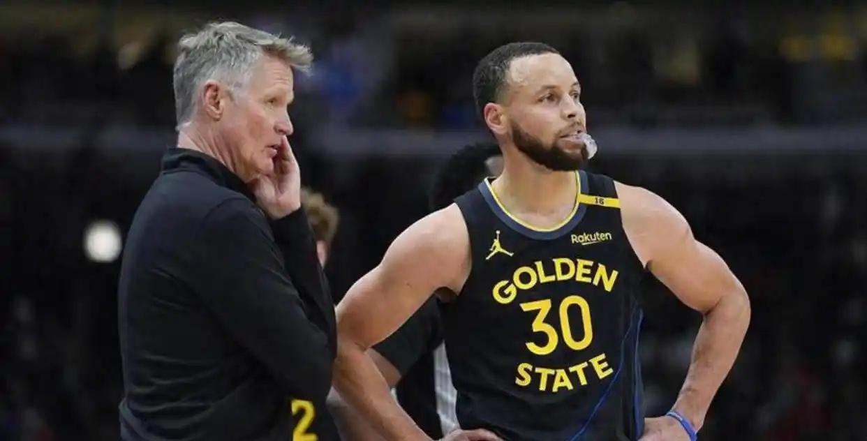 勇士还是别挣扎了！
输给老鹰队，科尔还想要给球员打气，要准备好伤员的回归。
如今