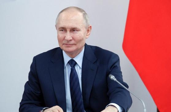 一提俄罗斯的5月9日，第一反应就是盛大的胜利日阅兵，但今年不一样，这场活动早已不