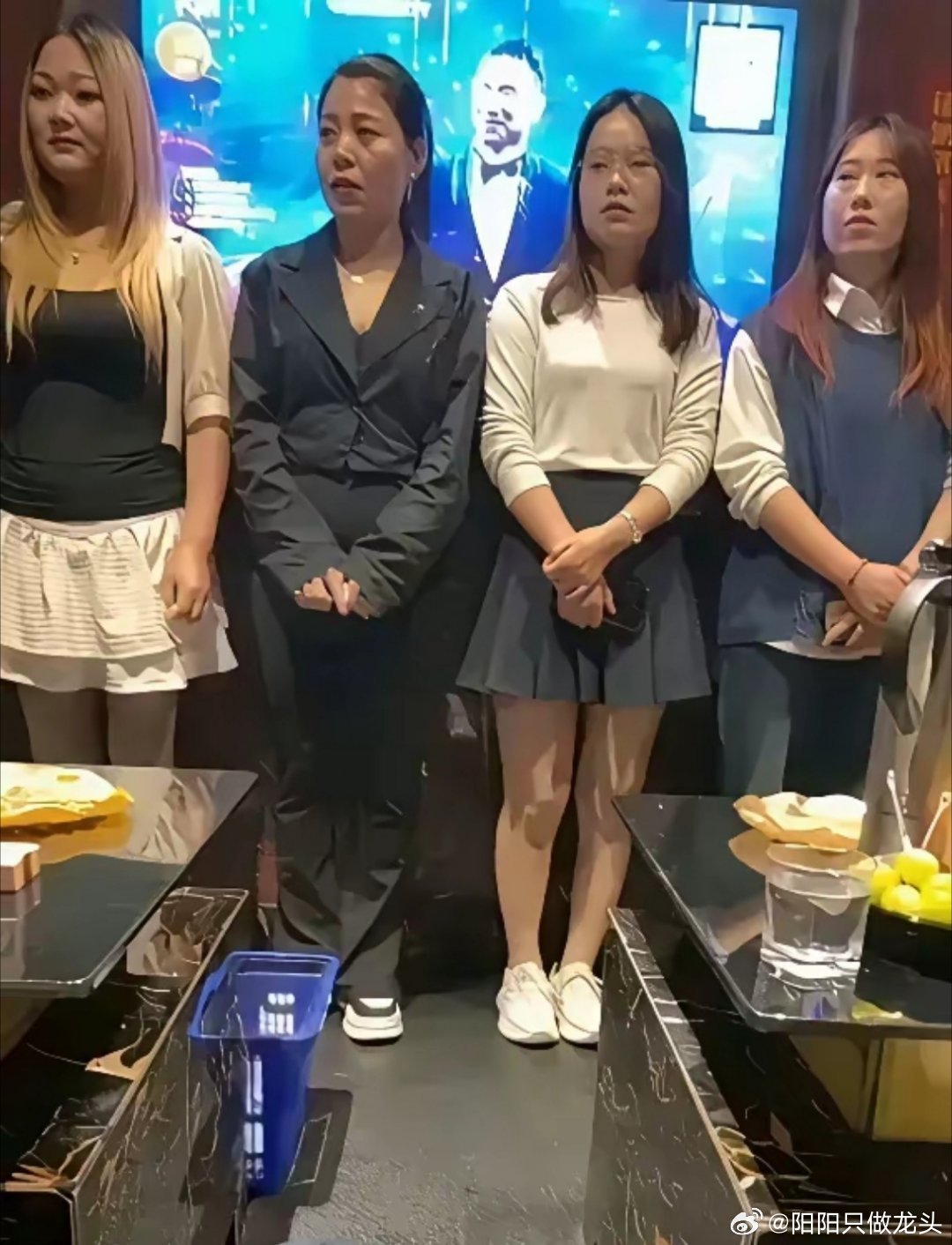 这家ktv包5小时只需要298，你们觉得值么 ​​​