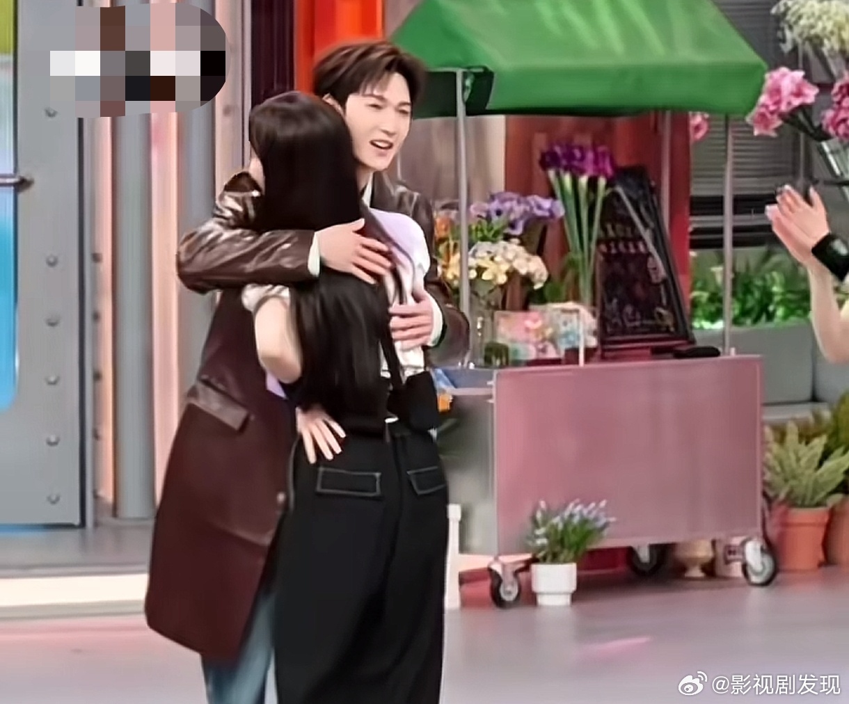 李昀锐接孟子义下班是剧宣刻意安排的，还是男方为了炒CP主动去的？现在剧还没播已经