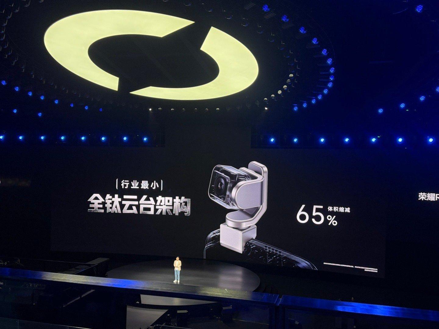 来看看荣耀Robot Phone的全新玩法精密制造能力在机器人手机上具象化，或许