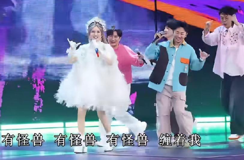 其实不管网友再怎么抵制谢娜开演唱会，都没用，谢娜演唱会还是会正常开演，因为北京海