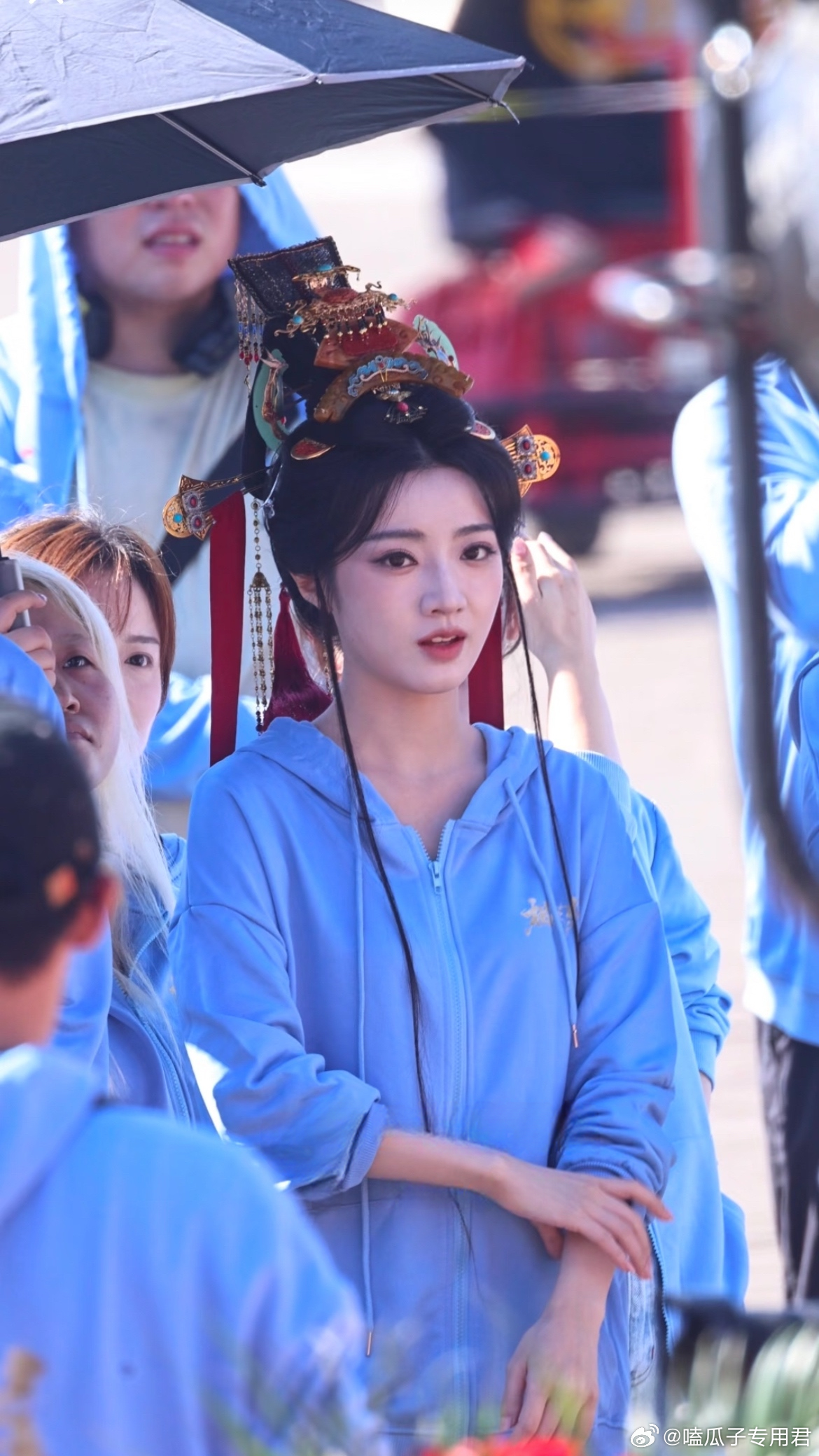 相术师开机夏之光、黄羿主演的古装剧《相术师》今日在横店正式开机路透。 ​​​