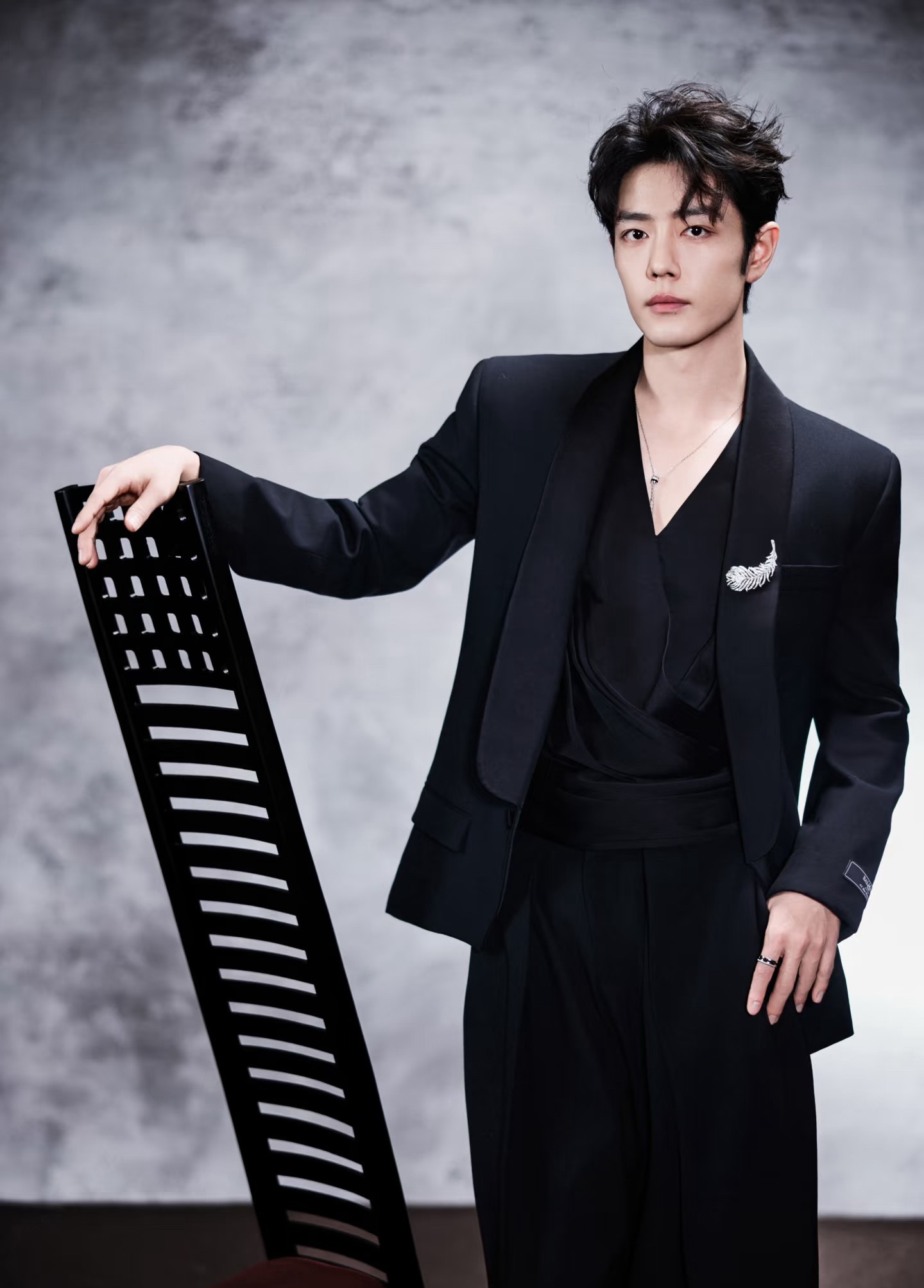 中国网络视听盛典肖战上身Balmain2026春夏男装，搭配Boucheron高