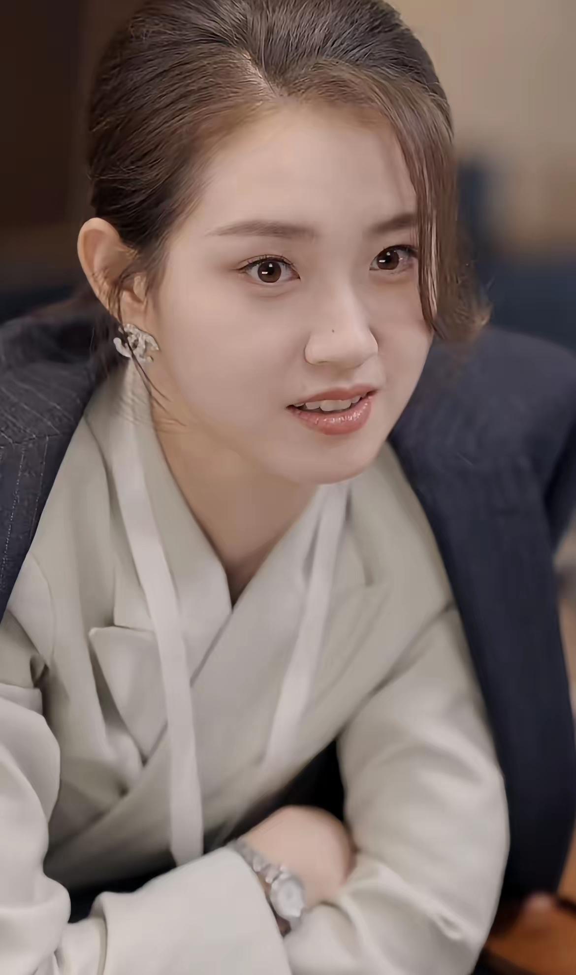 优雅气质，时尚穿搭，尽显女性魅力！你家的猫也很可爱吗? 衬衫裙要怎么选才能穿好看