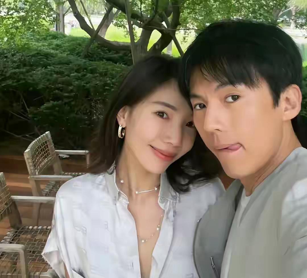 4月1日宋宁峰发长文为婚内出轨道歉，坦言所有错都在自己，不会否认、找借口。他向张