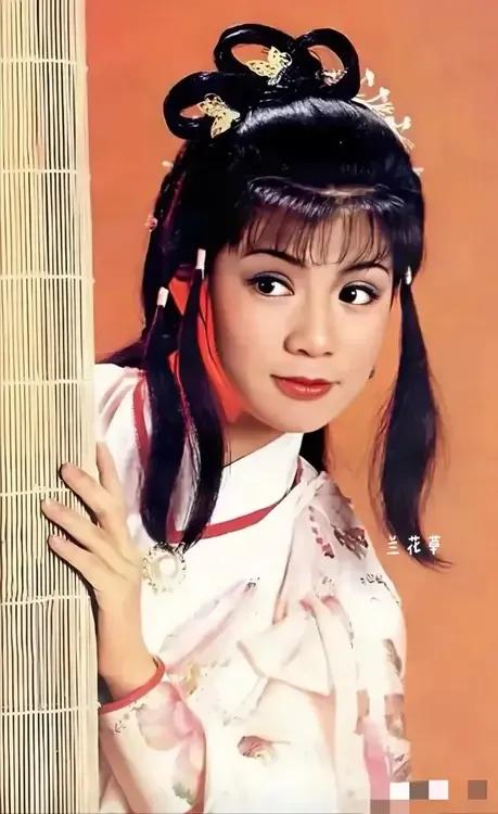 “俏黄蓉”翁美玲永远停留在26岁的青春岁月中。
1985年5月18日，翁美玲因为