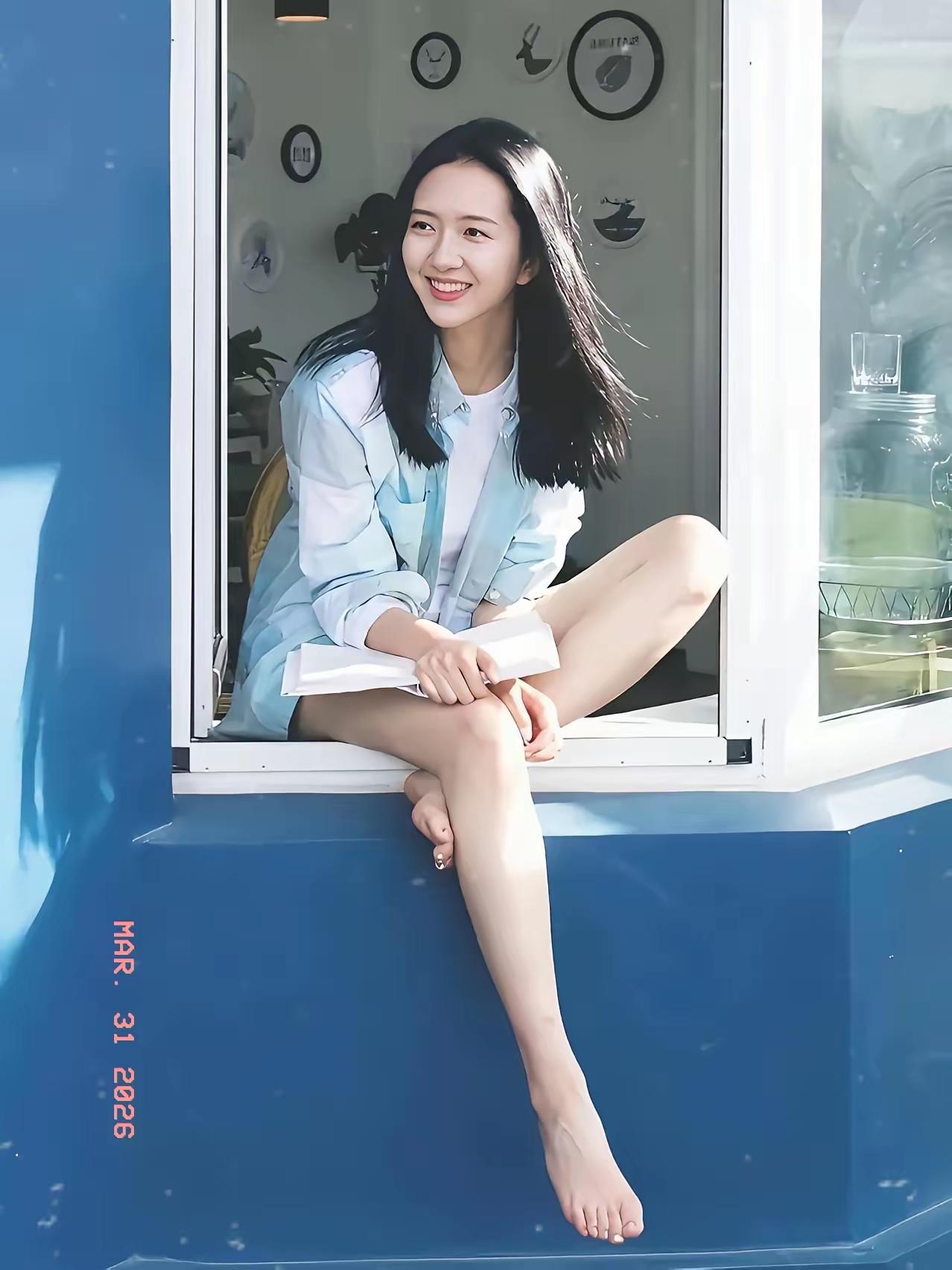 184cm的许龄月这是要干嘛？
千万别想不开啊！
男人可排着队看着你呢！